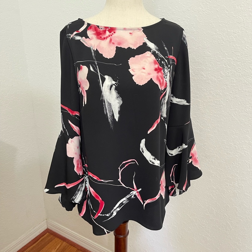 Chico’s beautiful satin top size 4/6 Like Medium Size